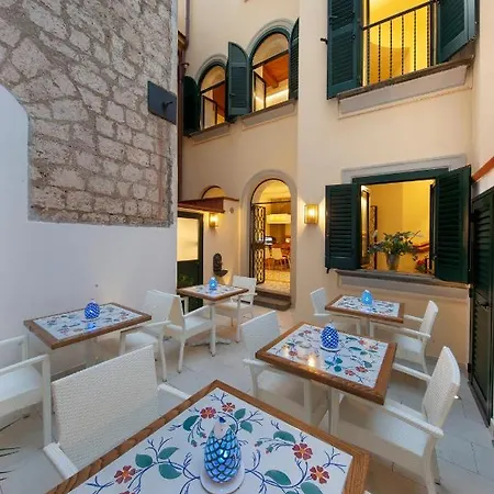 Maison Amalia 4*