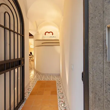 Konukevi Maison Amalia 4*