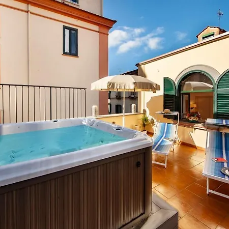 Konukevi Maison Amalia Sorrento