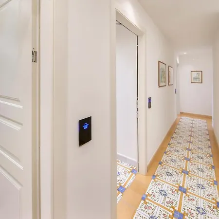 בית הארחה Maison Amalia 4*