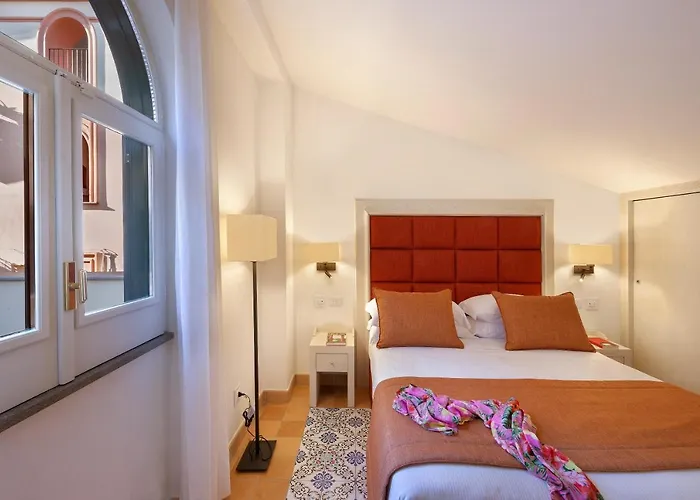 Konukevi Maison Amalia 4*